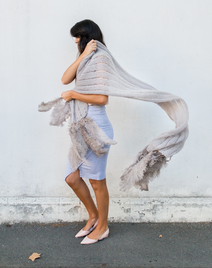 Grey_Ladder-Lace_Shawl_feathers_11